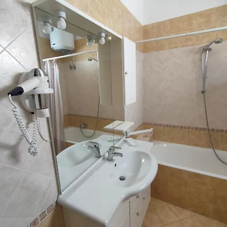 Bed and Breakfast Atena 3*