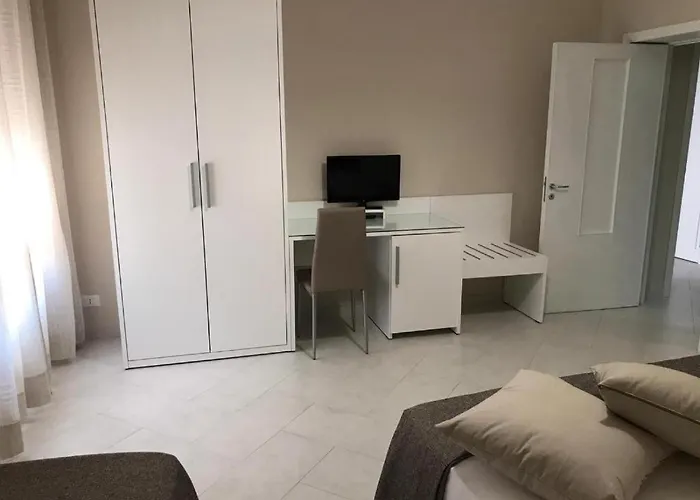 לינה וארוחת בוקר Atena 3*