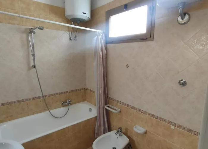 לינה וארוחת בוקר Atena