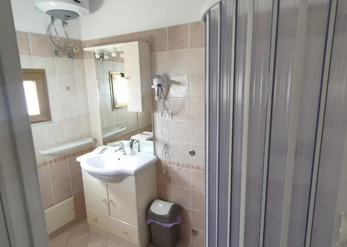 Atena לינה וארוחת בוקר גאליפולי